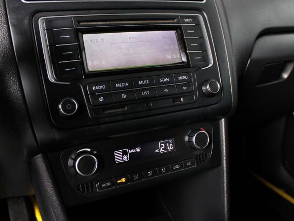 Volkswagen Polo V с пробегом 2013 года, цена 899 000 рублей, 235450 км, седан, Автокод Объявления