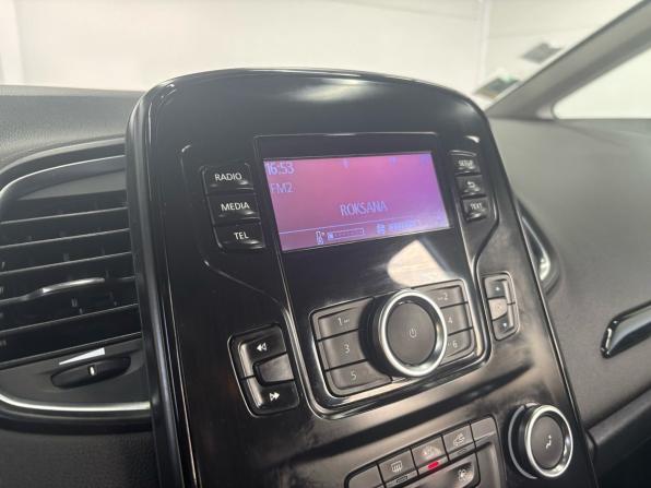 Renault Scenic IV с пробегом 2017 года, цена 1 499 000 рублей, 177000 км, компактвэн, Автокод Объявления