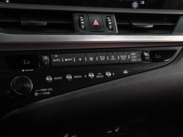 Lexus ES VII с пробегом 2019 года, цена 4 346 000 рублей, 166757 км, седан, Автокод Объявления