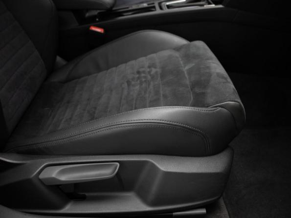 Volkswagen Passat B8 с пробегом 2018 года, цена 2 440 000 рублей, 87507 км, седан, Автокод Объявления