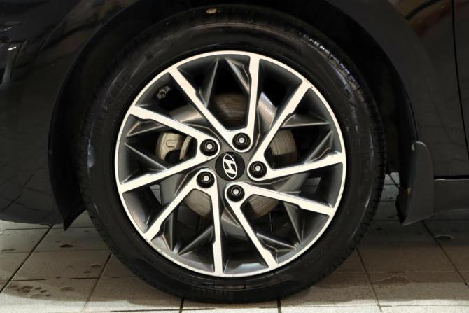 Hyundai Elantra VI (AD) Рестайлинг с пробегом 2019 года, цена 2 049 000 рублей, 63010 км, седан, Автокод Объявления