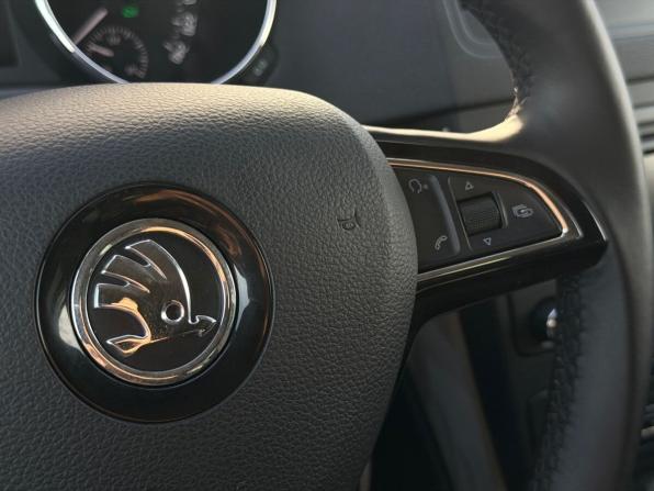 Skoda Yeti I Рестайлинг с пробегом 2014 года, цена 1 500 000 рублей, 97650 км, внедорожник, Автокод Объявления