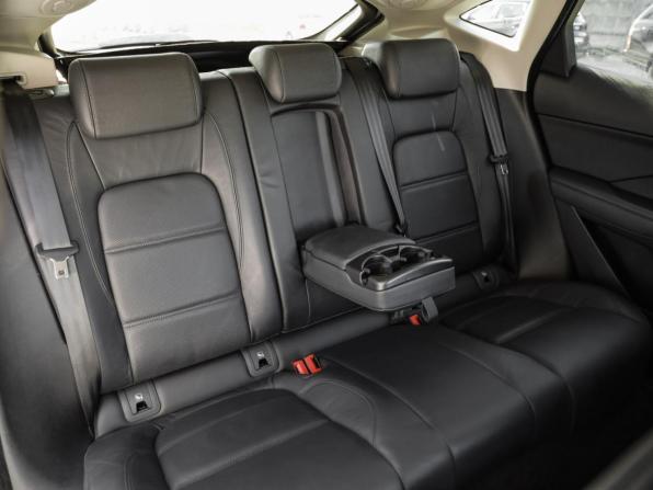 Jaguar E-Pace I с пробегом 2018 года, цена 2 599 000 рублей, 95000 км, внедорожник, Автокод Объявления