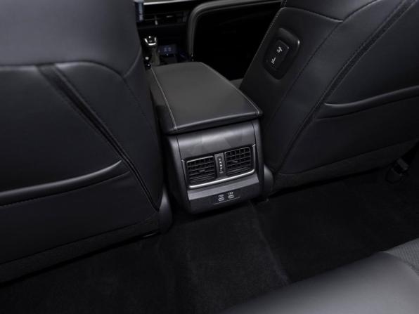 Toyota Camry IX (XV80) China Market с пробегом 2026 года, цена 4 490 000 рублей, 34 км, седан, Автокод Объявления