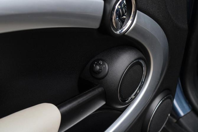 Mini Hatch II (R56) с пробегом 2009 года, цена 1 250 000 рублей, 104051 км, хэтчбек, Автокод Объявления