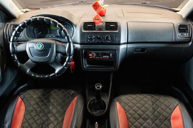 Skoda Fabia II Рестайлинг с пробегом 2011 года, цена 439 000 рублей, 203022 км, хэтчбек, Автокод Объявления
