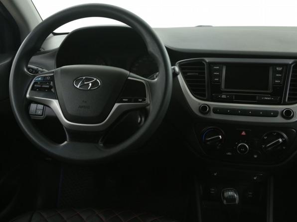 Hyundai Solaris II с пробегом 2017 года, цена 1 000 000 рублей, 147800 км, седан, Автокод Объявления