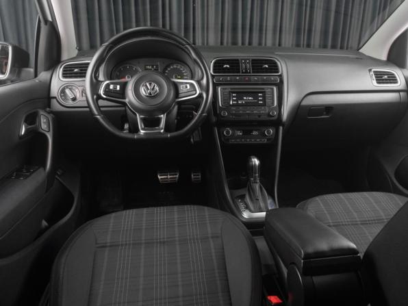 Volkswagen Polo V Рестайлинг с пробегом 2016 года, цена 1 369 000 рублей, 159138 км, седан, Автокод Объявления