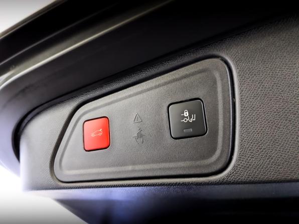 Peugeot 3008 II Рестайлинг с пробегом 2021 года, цена 2 320 000 рублей, 77341 км, внедорожник, Автокод Объявления