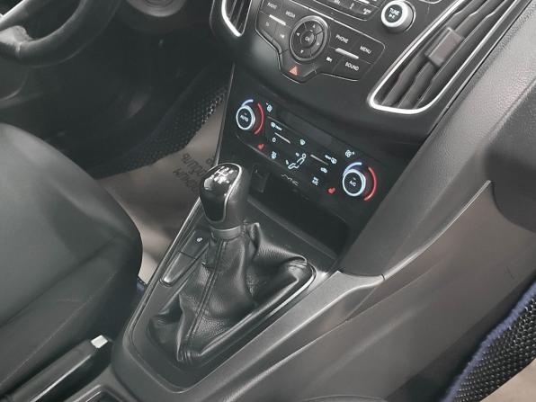 Ford Focus III Рестайлинг с пробегом 2015 года, цена 940 000 рублей, 133071 км, хэтчбек, Автокод Объявления