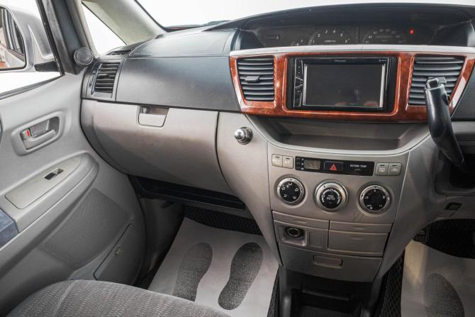 Toyota Noah I (R60) с пробегом 2000 года, цена 1 049 000 рублей, 328000 км, минивэн, Автокод Объявления