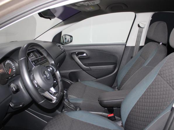 Volkswagen Polo V Рестайлинг с пробегом 2019 года, цена 1 259 900 рублей, 140549 км, седан, Автокод Объявления