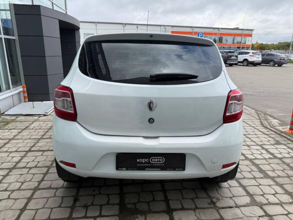 Renault Sandero II с пробегом 2017 года, цена 845 000 рублей, 56589 км, хэтчбек, Автокод Объявления