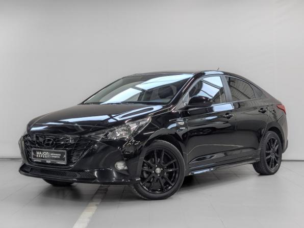 Hyundai Solaris II Рестайлинг с пробегом 2022 года, цена 1 699 000 рублей, 61441 км, седан, Автокод Объявления