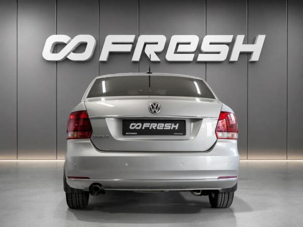 Volkswagen Polo V Рестайлинг с пробегом 2018 года, цена 1 560 000 рублей, 49383 км, седан, Автокод Объявления