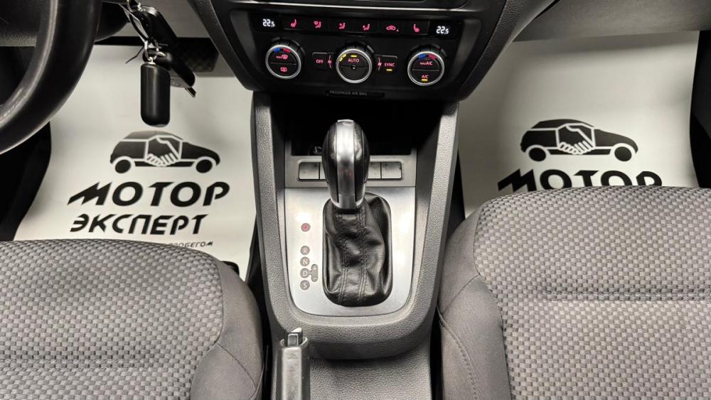 Volkswagen Jetta VI Киров  - изображение 12