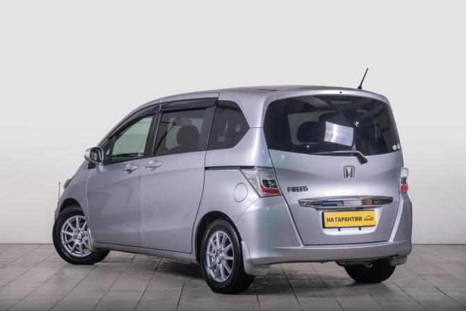 Honda Freed I Рестайлинг с пробегом 2012 года, цена 1 099 000 рублей, 194500 км, компактвэн, Автокод Объявления