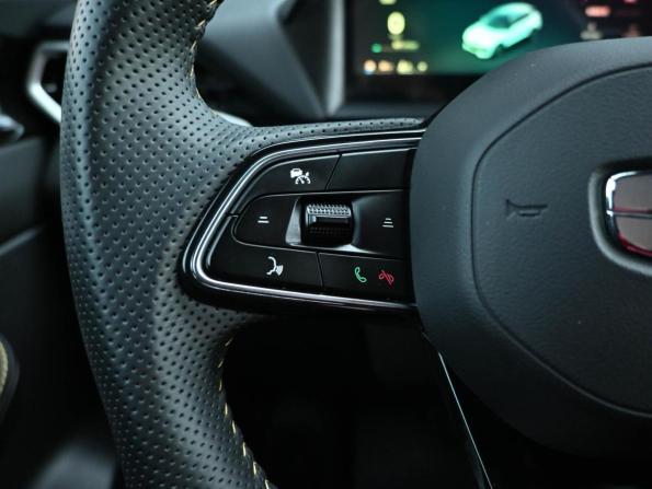 Geely Coolray I Рестайлинг 2 с пробегом 2025 года, цена 2 399 000 рублей, 11608 км, внедорожник, Автокод Объявления