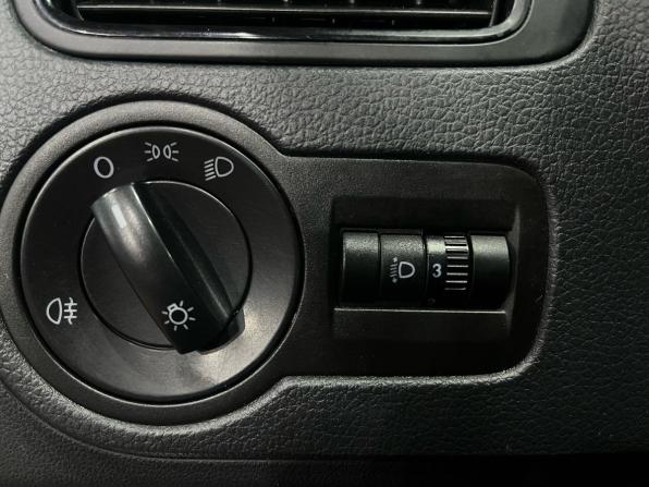 Volkswagen Polo V Рестайлинг с пробегом 2017 года, цена 879 000 рублей, 223779 км, седан, Автокод Объявления