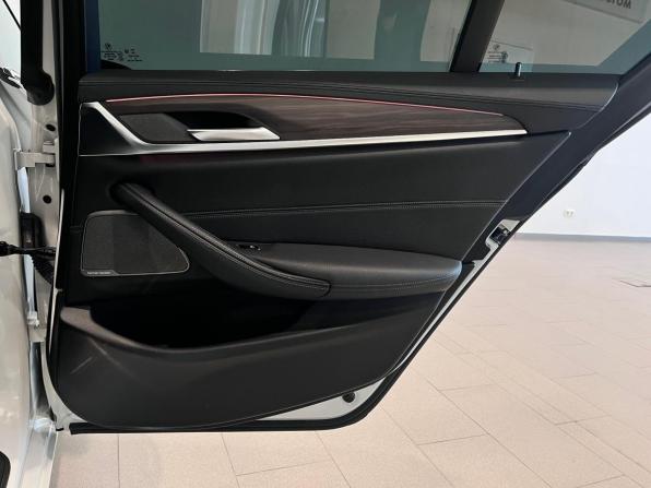 BMW 5 серии VII (G30/G31/G38) с пробегом 2018 года, цена 3 850 000 рублей, 96102 км, седан, Автокод Объявления