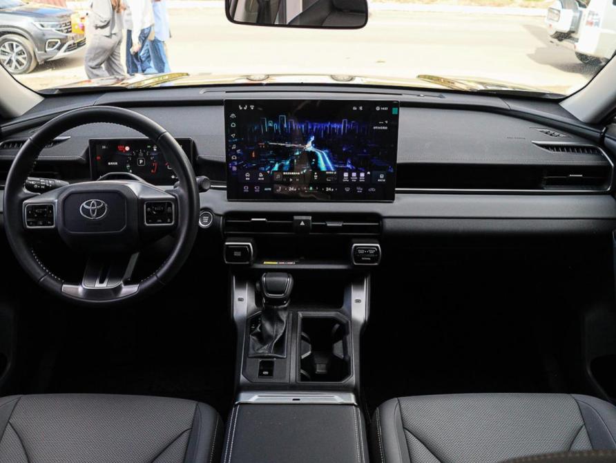 Toyota RAV4 VI (XA60) Москва  - изображение 9