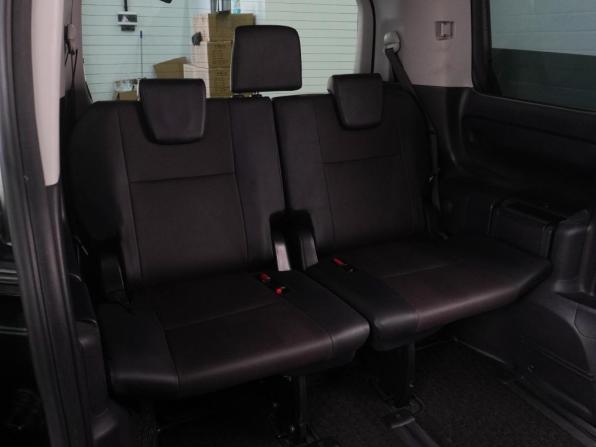 Toyota Esquire I с пробегом 2016 года, цена 2 335 000 рублей, 130174 км, минивэн, Автокод Объявления