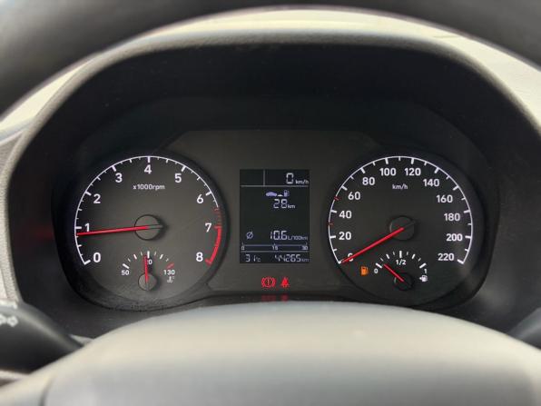 Hyundai Solaris II с пробегом 2019 года, цена 1 330 000 рублей, 44252 км, седан, Автокод Объявления