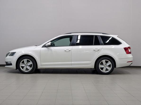 Skoda Octavia III (A7) Рестайлинг с пробегом 2017 года, цена 1 415 000 рублей, 206189 км, универсал, Автокод Объявления