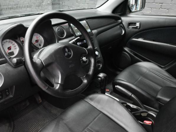 Mitsubishi Outlander II с пробегом 2008 года, цена 830 000 рублей, 217793 км, внедорожник, Автокод Объявления