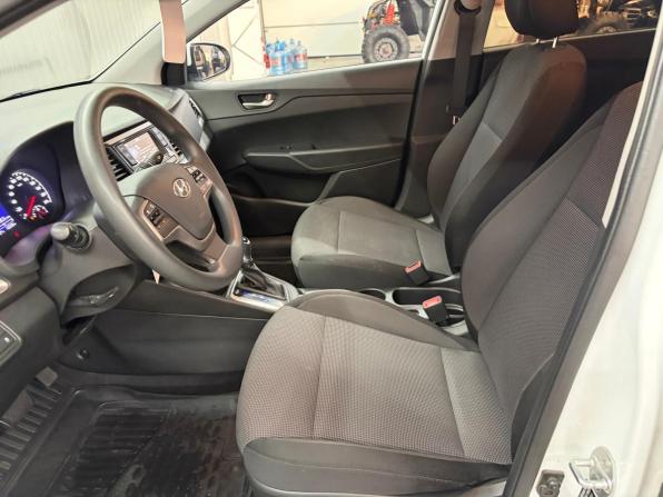 Hyundai Solaris II с пробегом 2017 года, цена 1 397 000 рублей, 126710 км, седан, Автокод Объявления