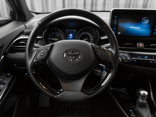 Toyota C-HR I с пробегом 2019 года, цена 2 720 000 рублей, 28500 км, внедорожник, Автокод Объявления
