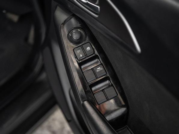 Mazda Axela III Рестайлинг с пробегом 2017 года, цена 1 330 000 рублей, 121461 км, седан, Автокод Объявления