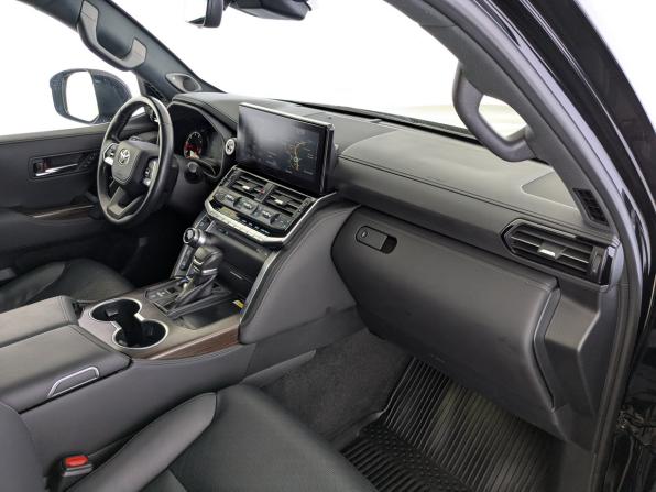 Toyota Land Cruiser 300 Series с пробегом 2022 года, цена 9 990 000 рублей, 57894 км, внедорожник, Автокод Объявления