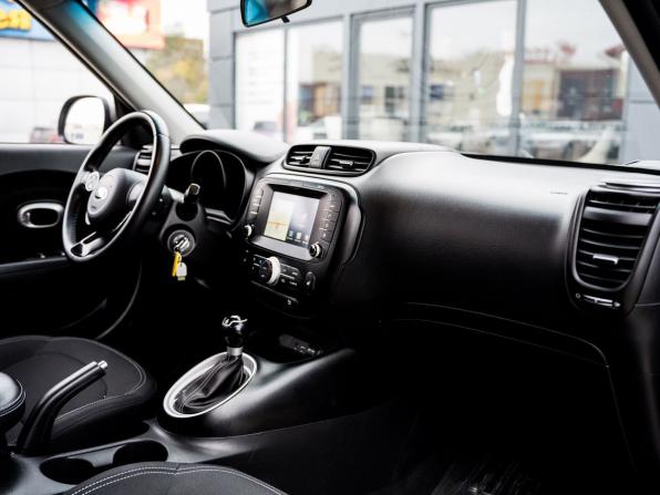 Kia Soul II Рестайлинг с пробегом 2018 года, цена 1 800 000 рублей, 53831 км, хэтчбек, Автокод Объявления
