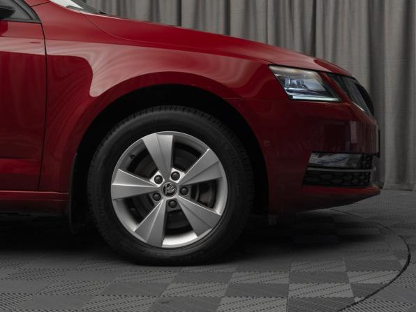 Skoda Octavia III (A7) Рестайлинг с пробегом 2018 года, цена 2 190 000 рублей, 86000 км, лифтбек, Автокод Объявления