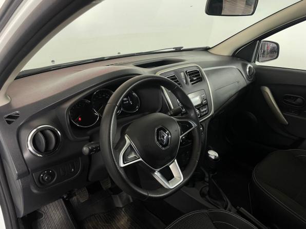 Renault Logan II Рестайлинг с пробегом 2022 года, цена 1 020 000 рублей, 132928 км, седан, Автокод Объявления