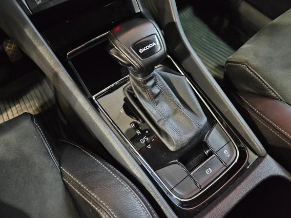 Skoda Karoq I с пробегом 2020 года, цена 2 399 000 рублей, 98142 км, внедорожник, Автокод Объявления