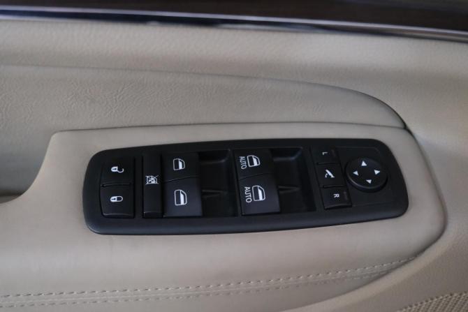 Jeep Grand Cherokee IV (WK2) Рестайлинг с пробегом 2013 года, цена 2 699 000 рублей, 184900 км, внедорожник, Автокод Объявления