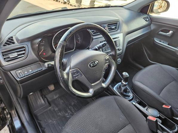 Kia Rio III Рестайлинг с пробегом 2016 года, цена 930 000 рублей, 170000 км, седан, Автокод Объявления