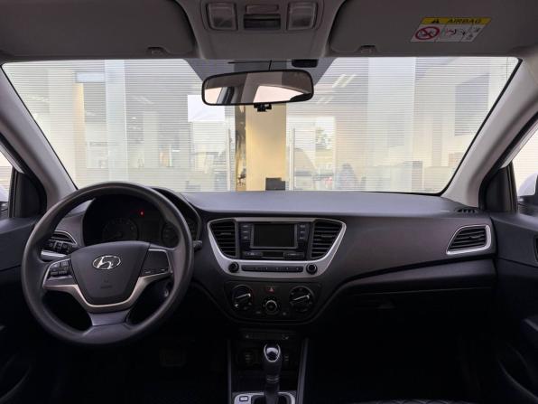 Hyundai Solaris II с пробегом 2018 года, цена 1 055 000 рублей, 190000 км, седан, Автокод Объявления