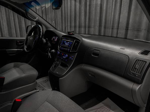 Hyundai H-1 II Рестайлинг 2 с пробегом 2021 года, цена 2 970 000 рублей, 170000 км, минивэн, Автокод Объявления