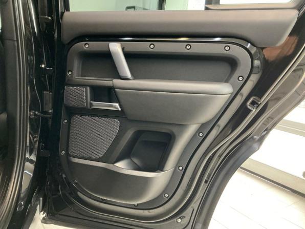 Land Rover Defender II с пробегом 2023 года, цена 20 800 000 рублей, 30899 км, внедорожник, Автокод Объявления