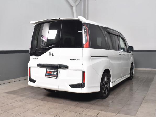 Honda Stepwgn V Рестайлинг с пробегом 2018 года, цена 2 299 995 рублей, 81383 км, минивэн, Автокод Объявления