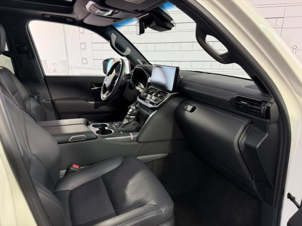 Toyota Land Cruiser 300 Series с пробегом 2024 года, цена 13 900 000 рублей, 6000 км, внедорожник, Автокод Объявления