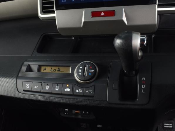 Honda Freed I Рестайлинг с пробегом 2012 года, цена 1 144 995 рублей, 127552 км, компактвэн, Автокод Объявления