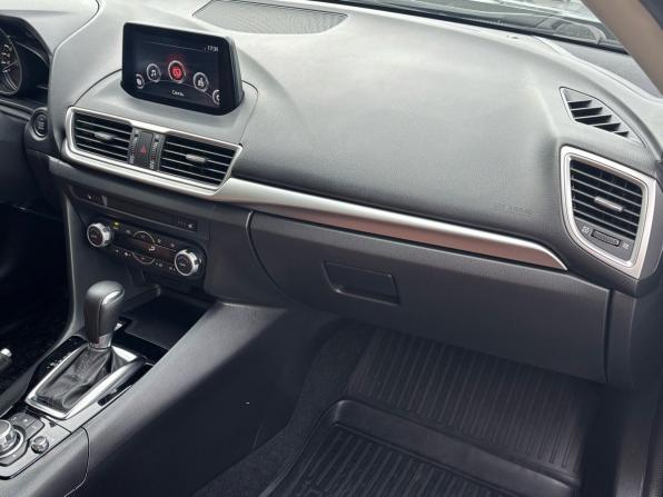 Mazda 3 III (BM) Рестайлинг с пробегом 2018 года, цена 1 760 000 рублей, 101000 км, седан, Автокод Объявления