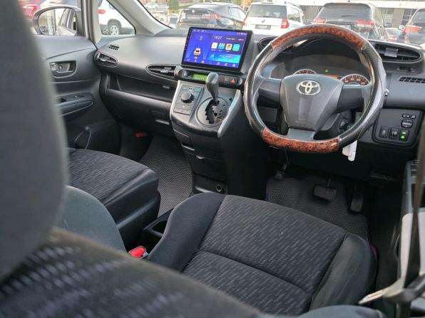 Toyota Wish II с пробегом 2010 года, цена 999 000 рублей, 267329 км, минивэн, Автокод Объявления