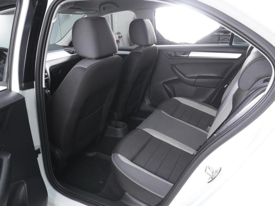 Skoda Rapid I Рестайлинг Ростов-на-Дону  - изображение 11