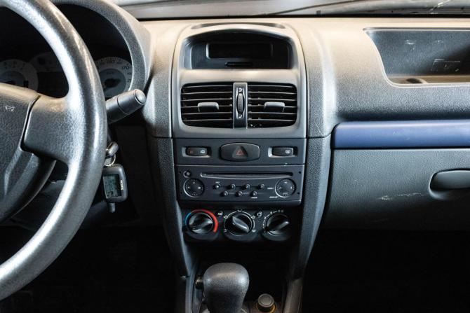 Renault Symbol I Рестайлинг 2 с пробегом 2007 года, цена 359 000 рублей, 148162 км, седан, Автокод Объявления