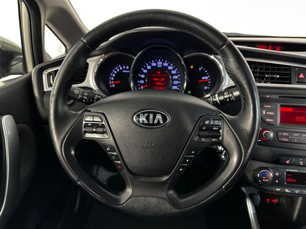 Kia Ceed II Рестайлинг с пробегом 2016 года, цена 1 299 900 рублей, 137104 км, хэтчбек, Автокод Объявления